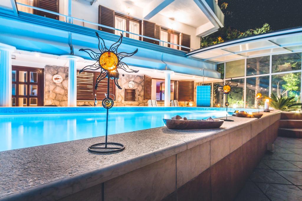 Villa Roses Apartments & Wellness Icici Bagian luar foto