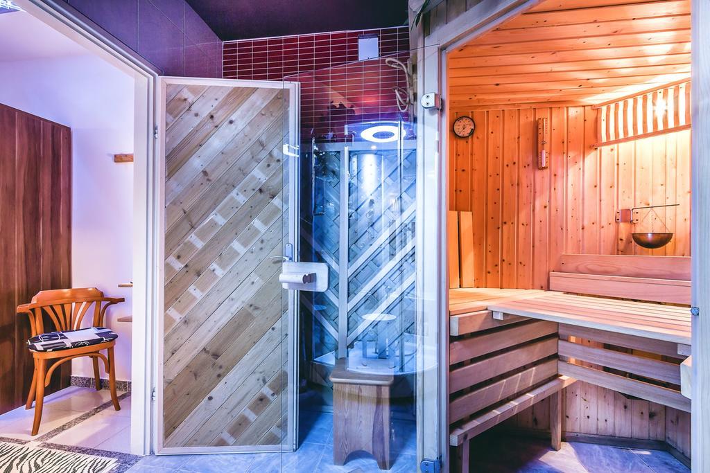 Villa Roses Apartments & Wellness Icici Bagian luar foto