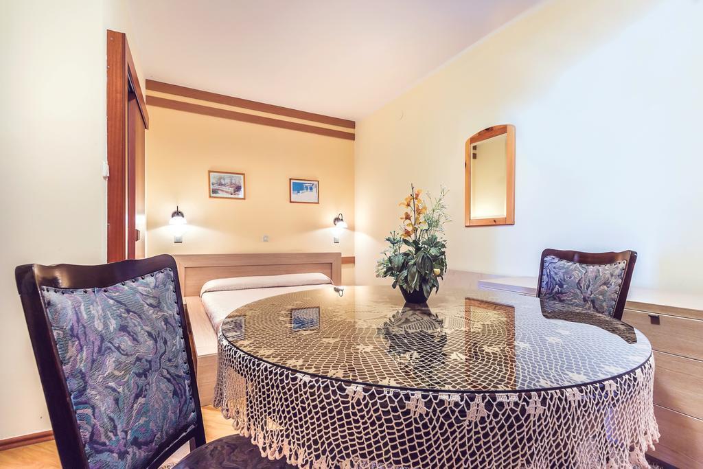 Villa Roses Apartments & Wellness Icici Bagian luar foto