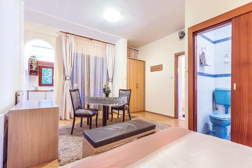 Villa Roses Apartments & Wellness Icici Bagian luar foto